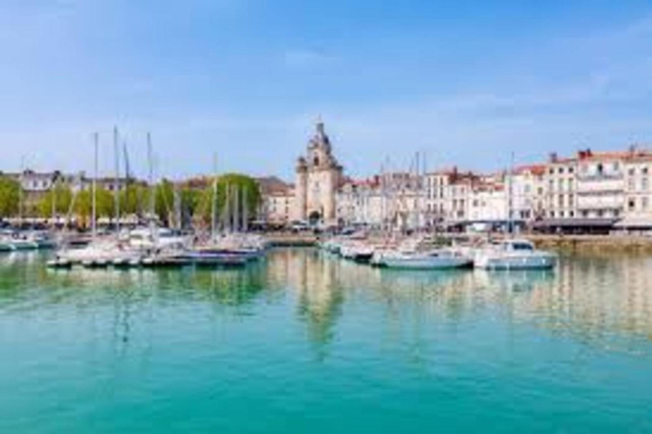 Bright Apartment With Terrace In La Rochelle La Rochelle  Buitenkant foto